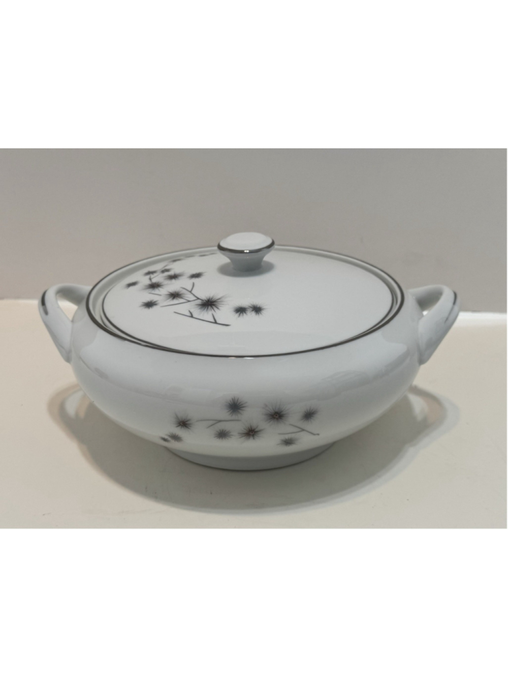 Creative Fine China Japan #1014 Covered Vegetable Tureen Serving Dish Starburst